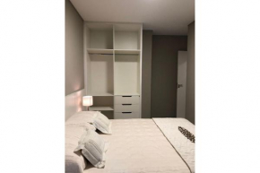 Apto Alto Padrão com 2 suítes, lavabo, 2 vagas de garagem, Wi-Fi e Ótima Área Gourmet!
